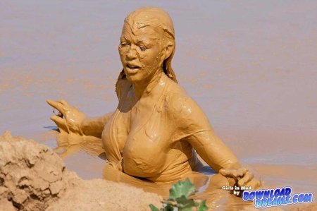 Девушка в глине