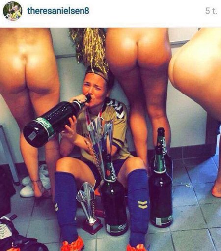 Голые футболистки брондбю