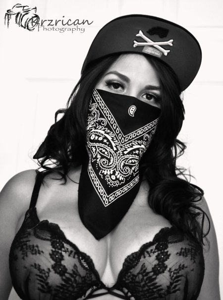 Девушка в бандане