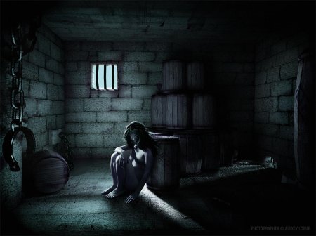 Девушка в темнице