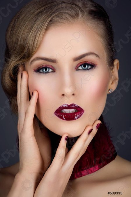 Красный макияж