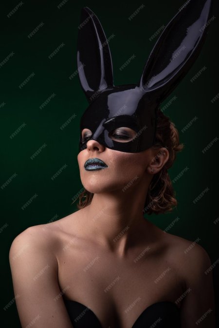 Банни маск герл
