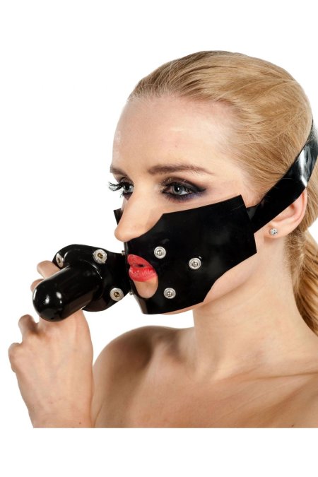 Маска с кляпом