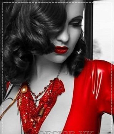 Девушки с красными губами