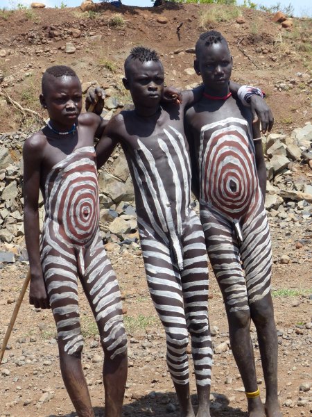 Эрекция мальчишек племени сурма