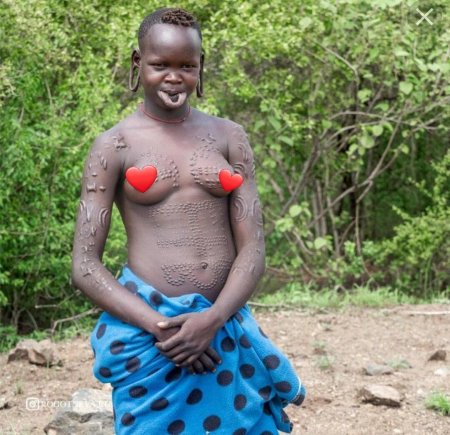 Голые женщины из племени мурси