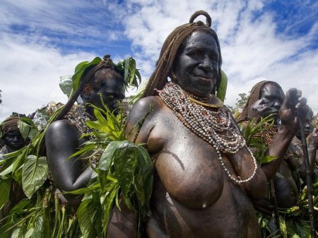 Голые аборигены новой гвинеи