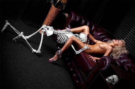 Секс со скелетом