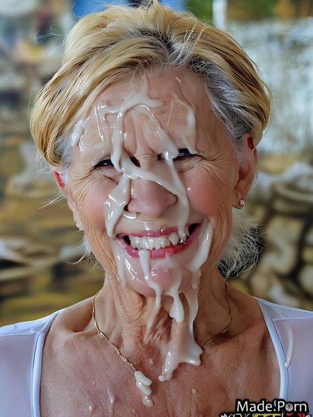 Красивая старушка