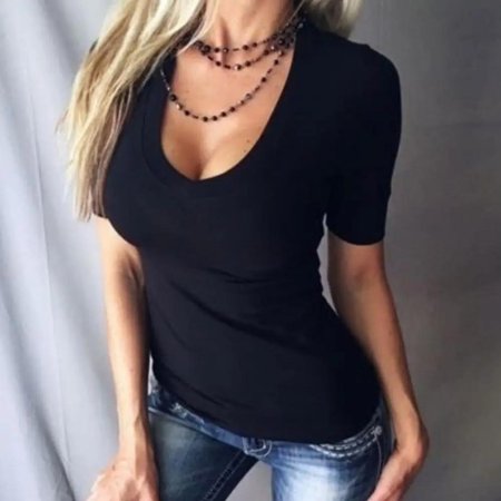 Футболка с глубоким вырезом женская