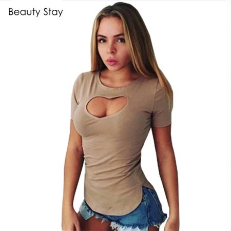 Футболка с вырезом на груди