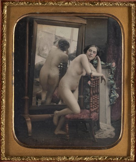 Первые эротические фотографии