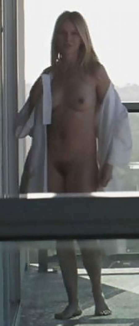 Обнаженная актриса