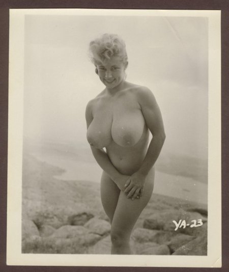 Ретро большие груди вирджиния белл