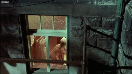 Эротическая сцена