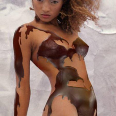 Женщина в шоколаде