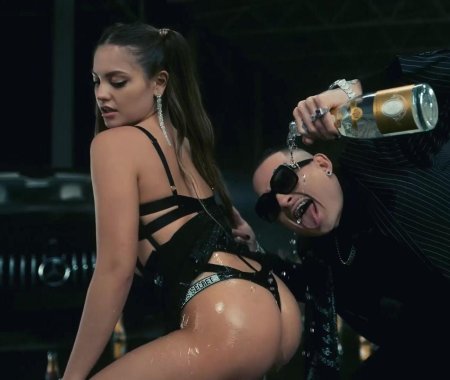 Дилара в клипе моргенштерна