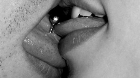 Пирсинг язык