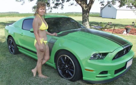 Машина форд мустанг