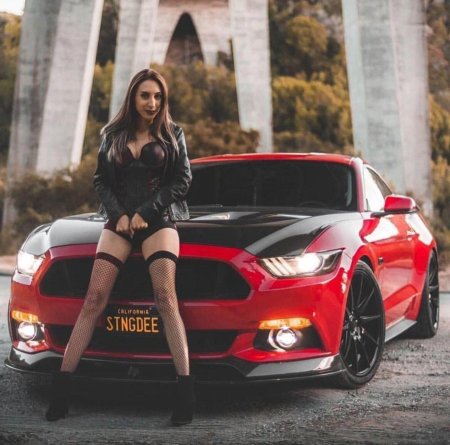 Форд мустанг и девки