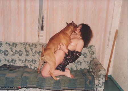 Домашняя порнушка с собакой