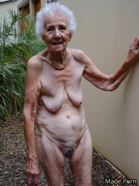 Голая старуха
