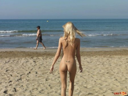 Голые девушки на нудиском пляже