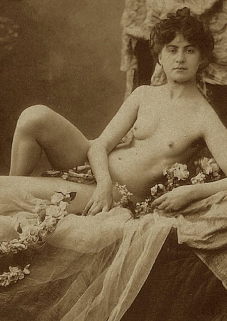 Голые женщины прошлого века