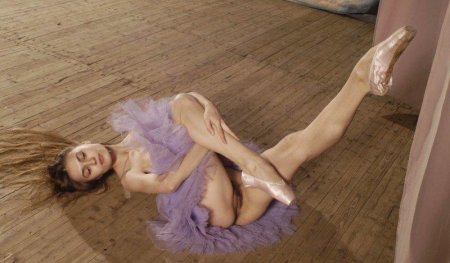 Балерина без трусов