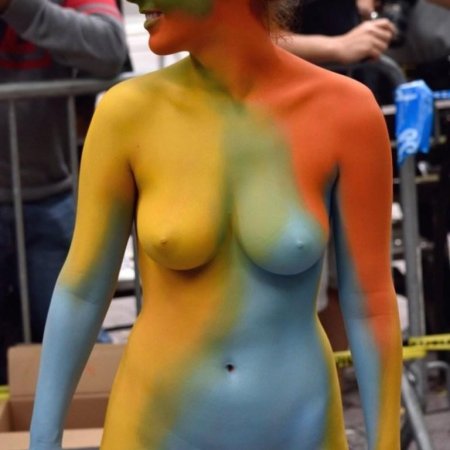 Девочки вечера одетые и сразу раздетые