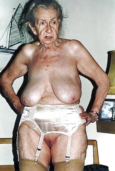 Очень старые голые старухи
