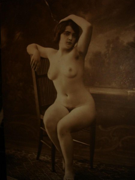 Голые полные натурщицы