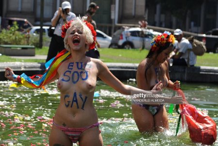 Сиськи феминисток