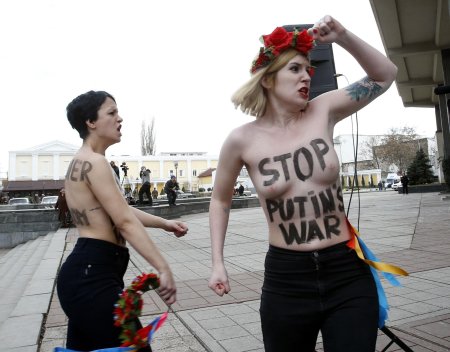 Украинские активистки femen