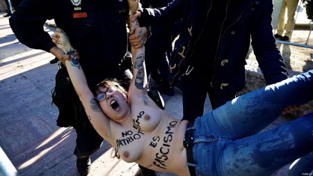 Активистки femen в испании