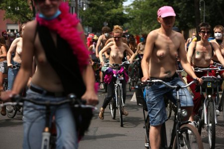 Голый велопробег