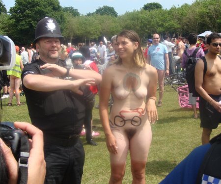 Лондонский голый велопробег