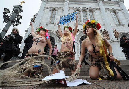Украинские активистки femen