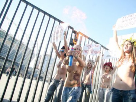 Активистки femen