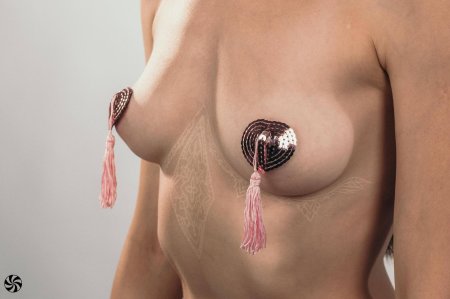 Кисточки на соски