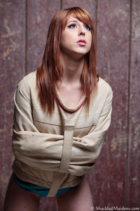 Смирительная рубашка / straight jacket