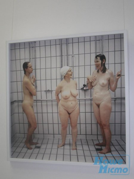 Голые женщины в общественной бане