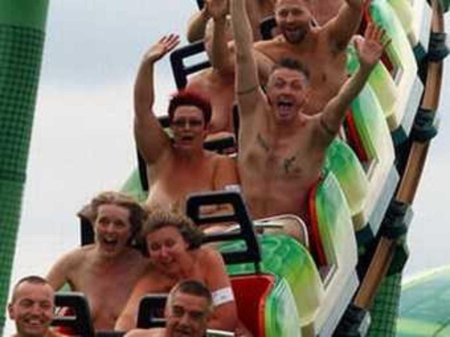 Голая на американских горках