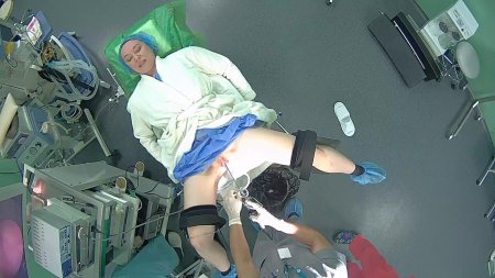 Бабы в гинекологическом кресле