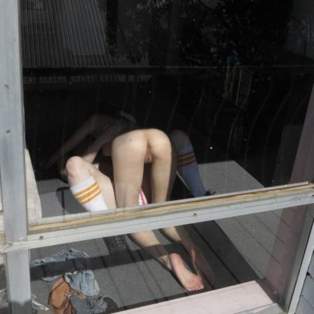 Голые в окнах