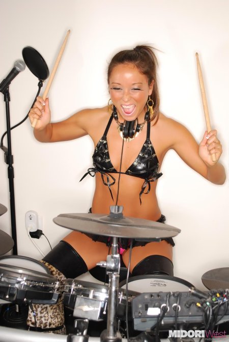 Sina drummer барабанщица