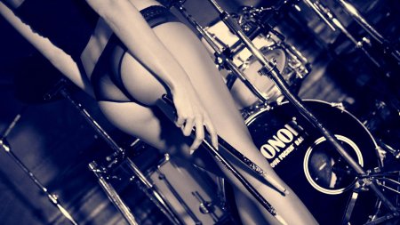 Барабаны девушка