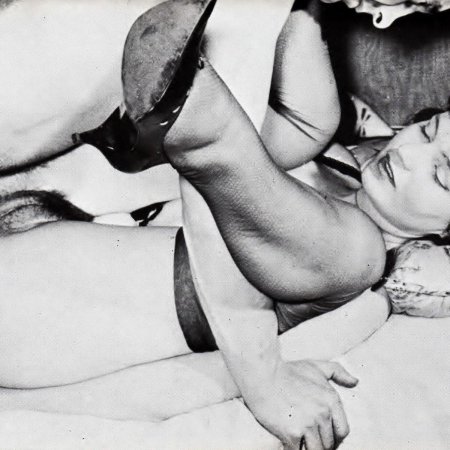 В чулках ретро