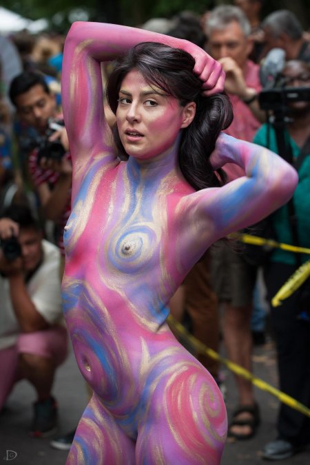 Боди арт фестиваль голые