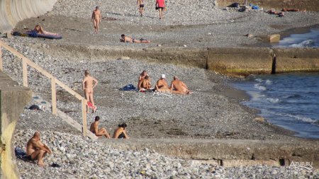 Пляж спутник сочи нудийский
